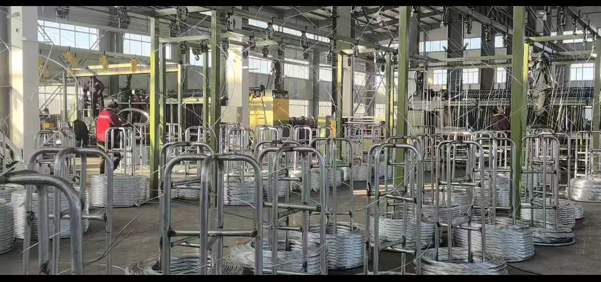 آخرین وبلاگ های شرکت در مورد تولید کننده گابيون بعد از استفاده از فناوری CNC JINLIDA تولید را افزایش می دهد