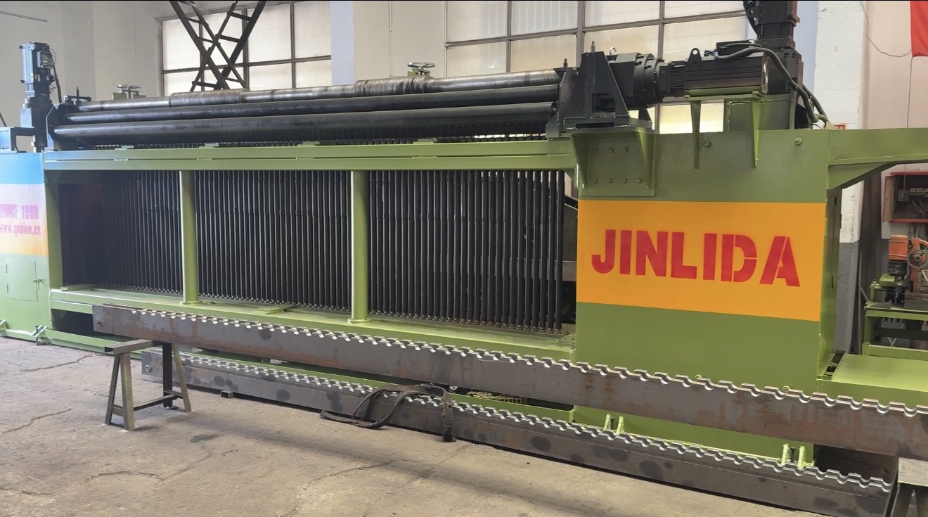 آخرین وبلاگ های شرکت در مورد دستگاه مش گابیون CNC JINLIDA 5300mm | تجهیزات تولید گابیون اتوماتیک با سرعت بالا برای حفاظت از رودخانه، Slope St